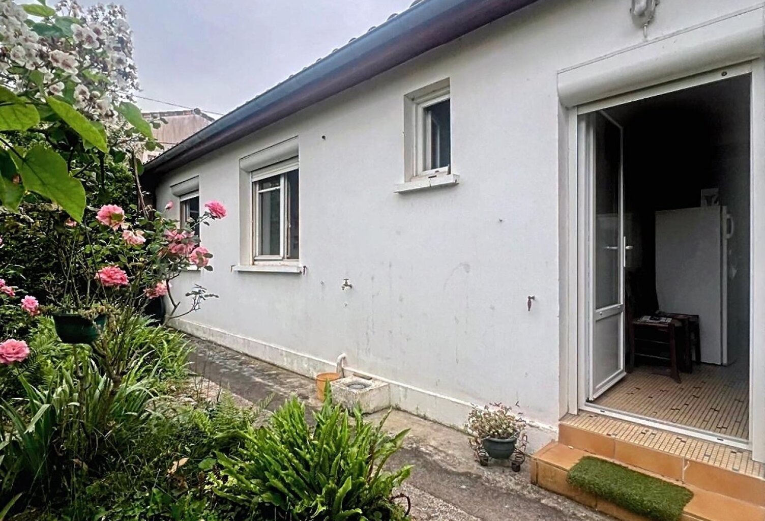 Maison plain-pied + jardin + garage — photo 1