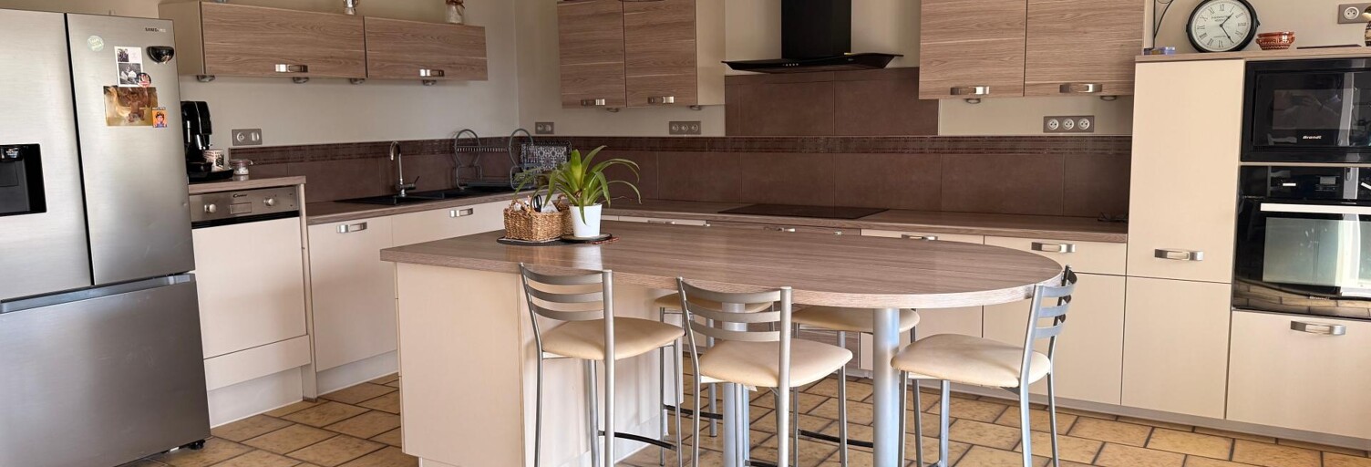 Maison 7 Pièces 224 m² à vendre à Grandvelle-et-le-Perrenot (70190)