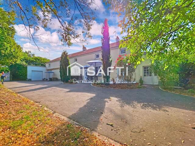 Maison de 250m², 8 pièces sur 5300m² de terrain. — photo du bien