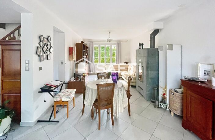 Maison de 250m², 8 pièces sur 5300m² de terrain. — photo 2