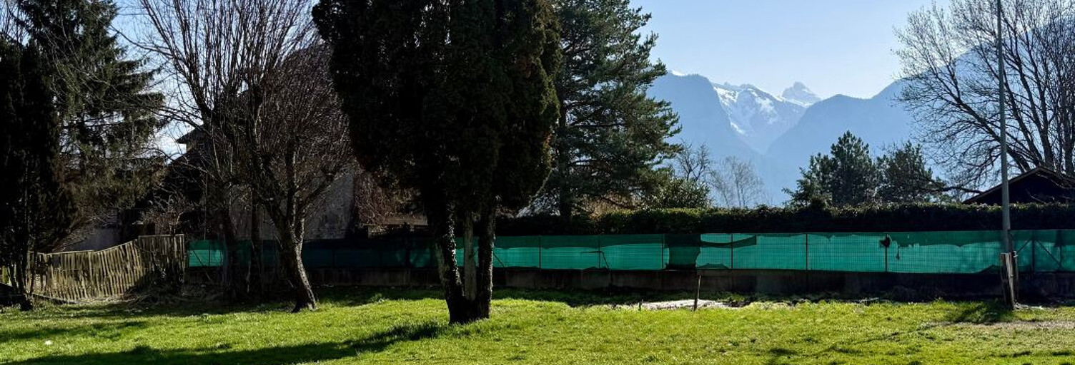 Terrain  808 m² à vendre à Thyez (74300)