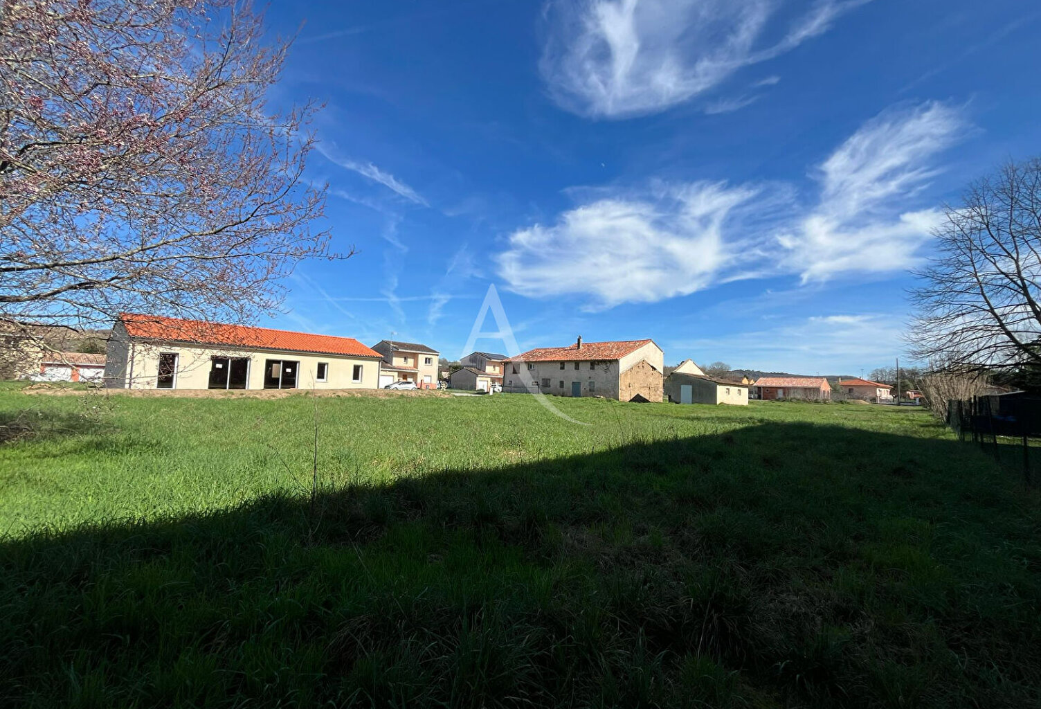 Terrain constructible à Bessieres de 940m² ! — photo 1