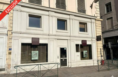 LOCAL COMMERCIAL à LOUER — photo du bien