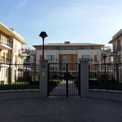 Appartement 2 pièces 869 €