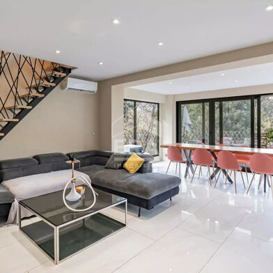 Maison 5 pièces 749000 €