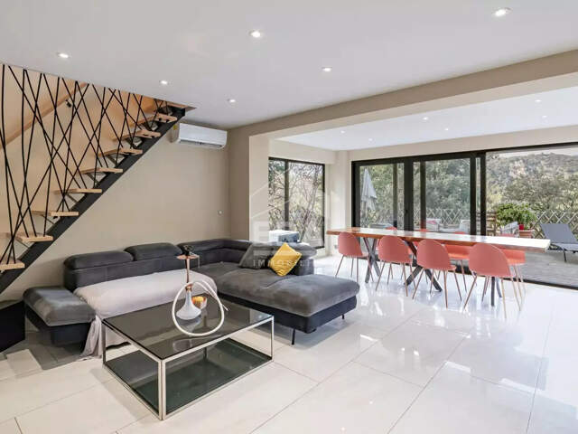 Superbe maison familiale clé en main avec vue nature à Cagnes-sur-Mer — photo du bien