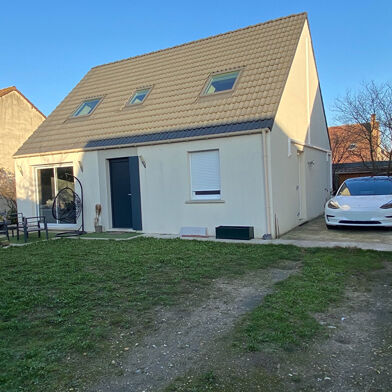 Maison 5 pièces 1978 €