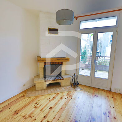 Maison 7 pièces 2490 €