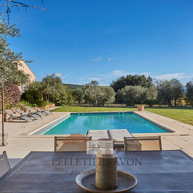 Maison 10 pièces 1302000 €