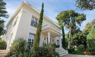 Maison 10 Pièces 419 m² à louer à Roquebrune-Cap-Martin (06190)