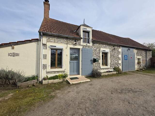 Maison en pierre de 3 pièces principales — photo du bien