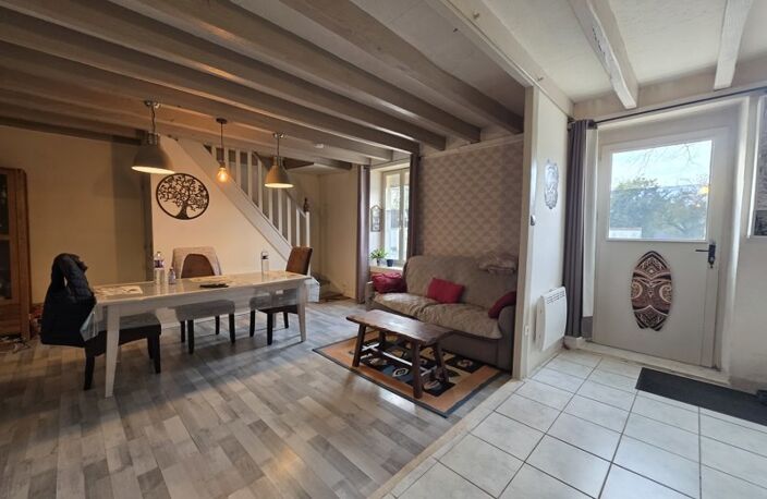 Maison en pierre de 3 pièces principales — photo 2