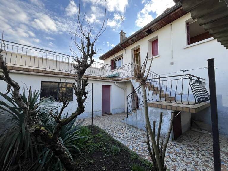 Maison de ville de 7 pièces principales — photo 1