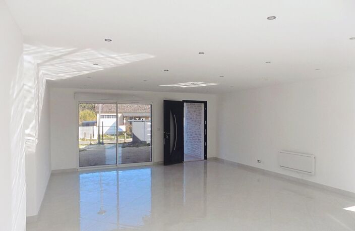 Maison neuve dans le style du pays — photo 2