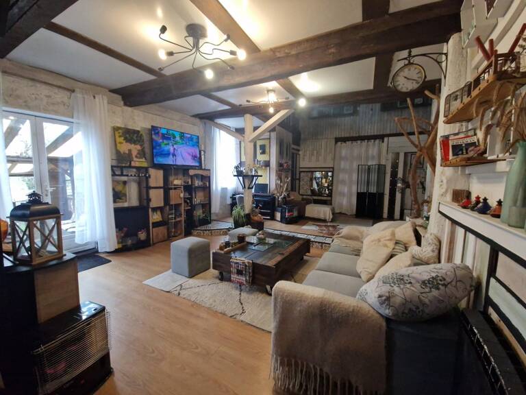Maison traditionnelle de 158m², 4 chambres et un cabanon de 40m². Terrain 1157 m². — photo 1