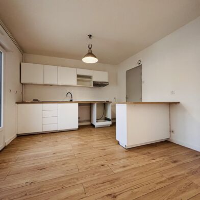 Maison 5 pièces 1700 €