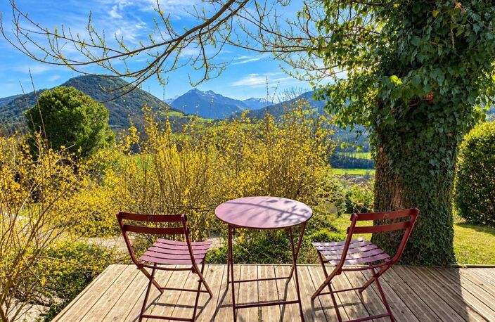 Chalet de 90m² en montagne et ses annexes — photo 2