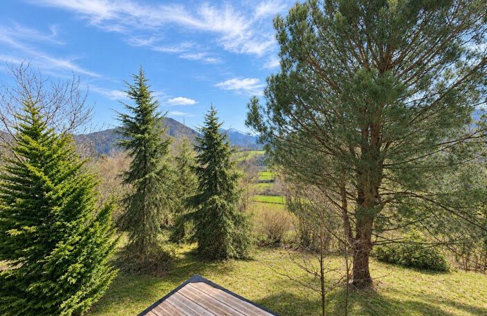 Chalet de 90m² en montagne et ses annexes — photo 3