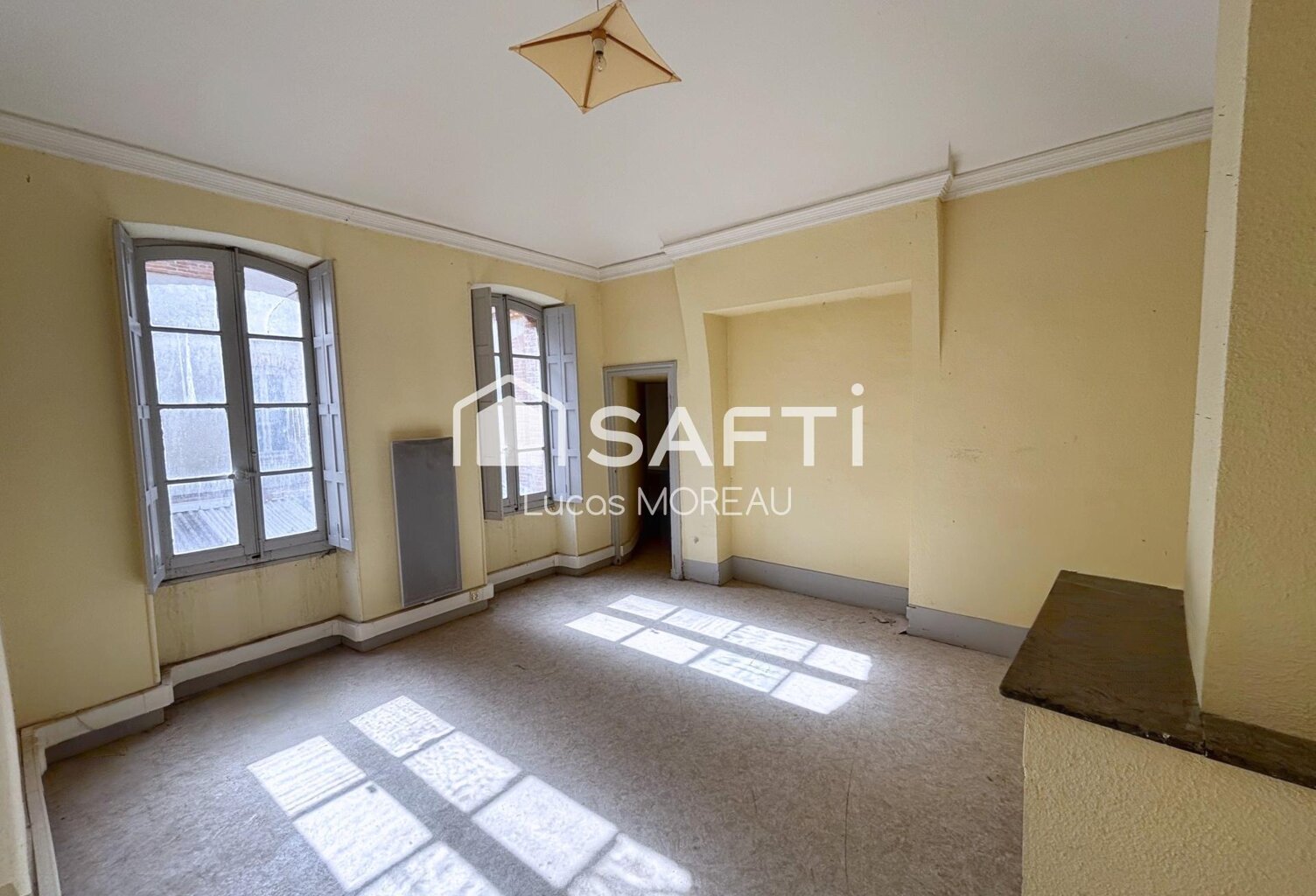 Plateau de 100m2 à rénover — photo 1