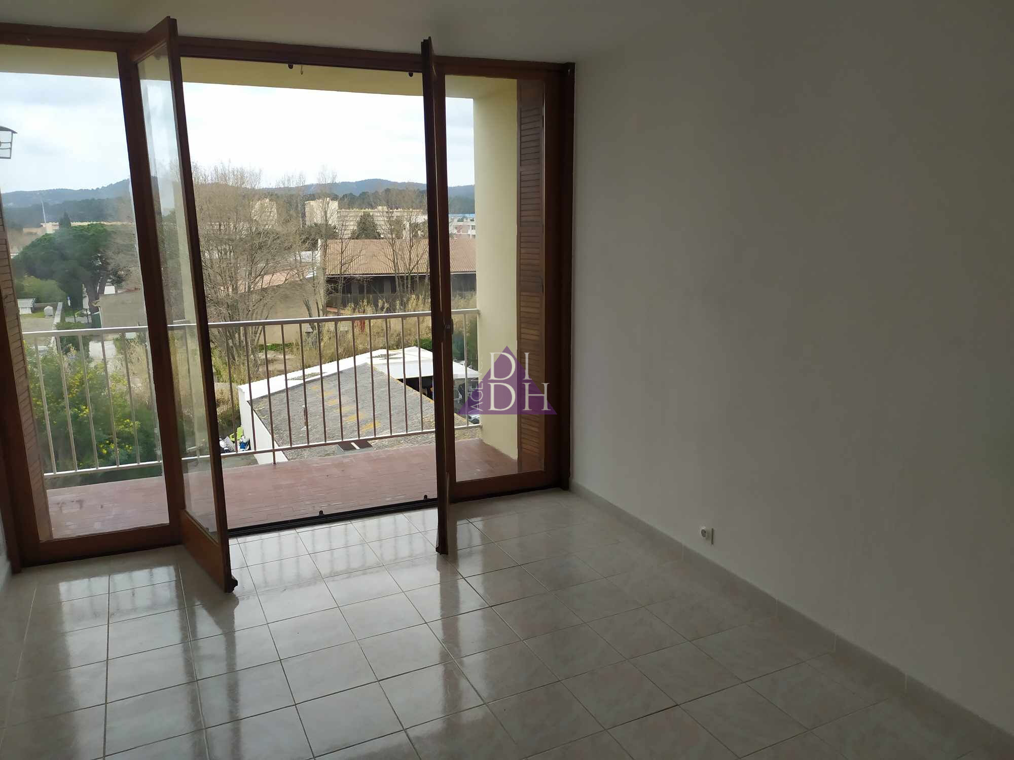 Appartement  T1 à louer Lavandou (Le) 83980