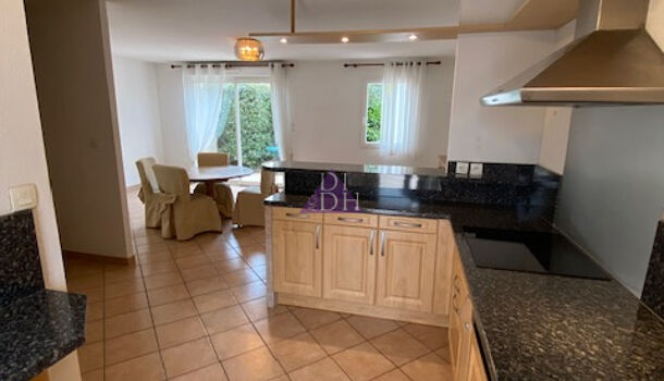 Villa / Maison 4 pièces  à louer Hyères 83400