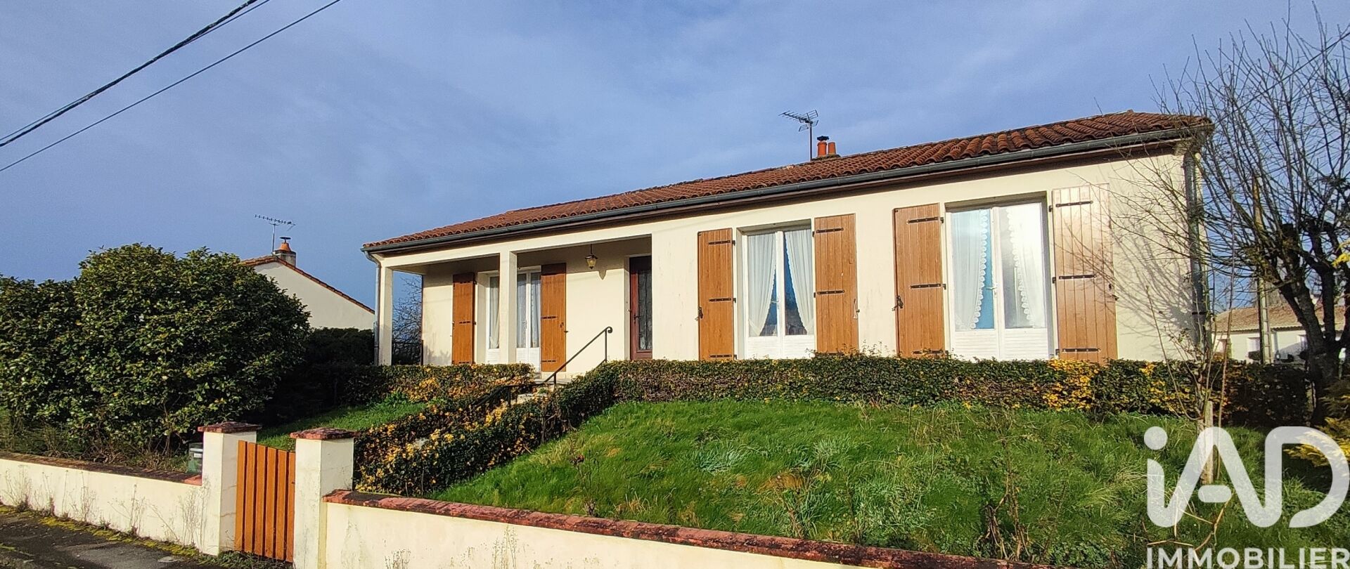 Menigoute - 97m² - 4p. - 3ch.