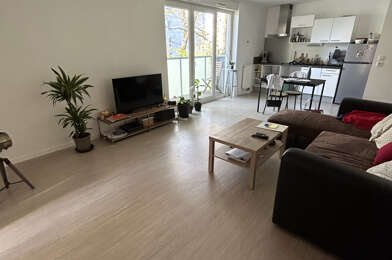 Appartement 3 pièces 860 €