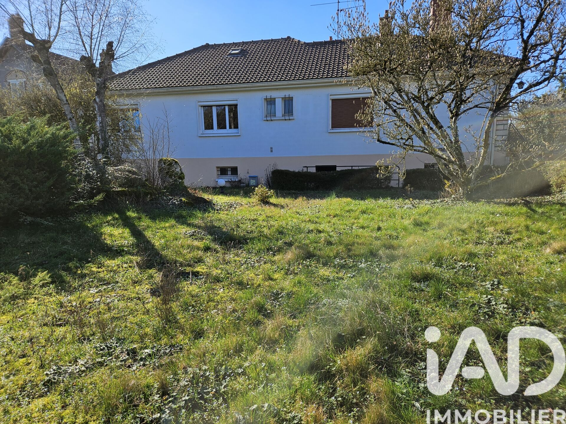 Villeneuve-Sur-Yonne - 163m² - 6p. - 4ch.