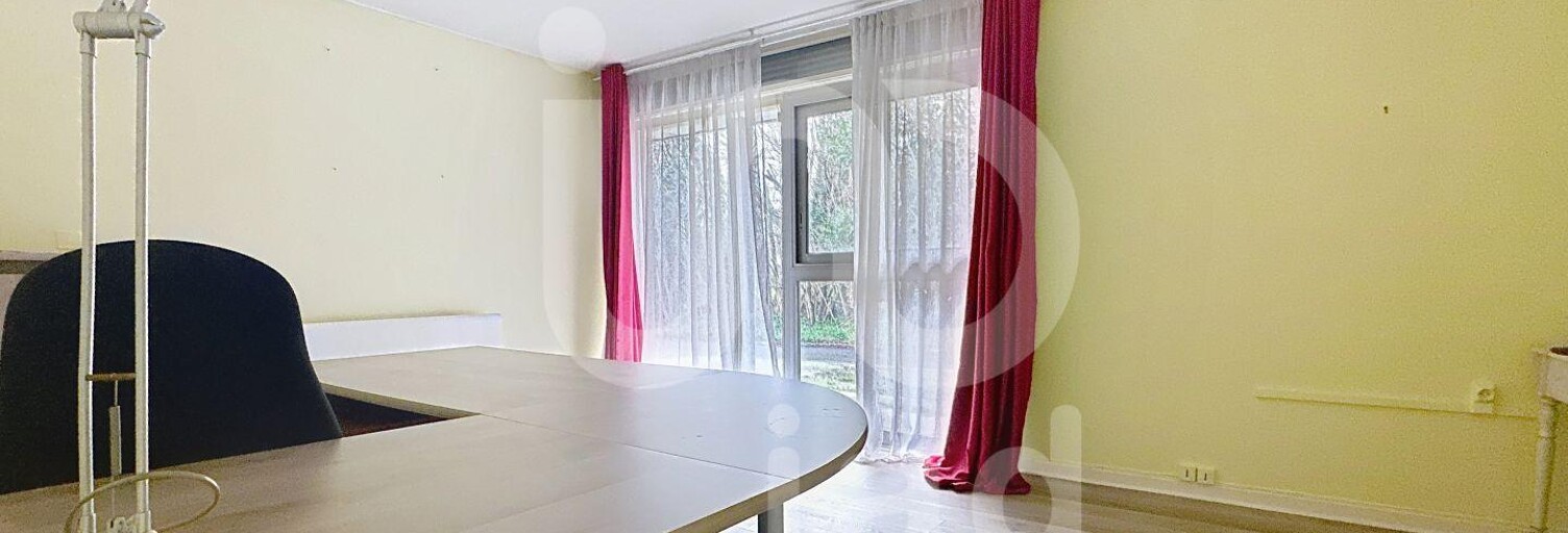 Bureau  70 m² à louer à Vaux-le-Pénil (77000)