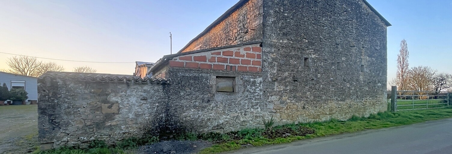 Maison 1 Pièce 100 m² à vendre à Saint-Maixent-de-Beugné (79160)