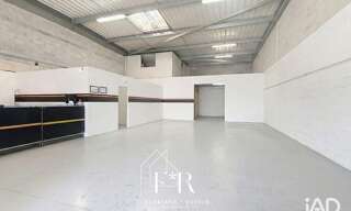 Commerce  245 m² à louer à Entraigues-sur-la-Sorgue (84320)