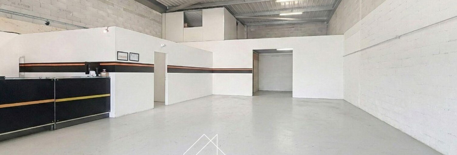 Commerce  245 m² à louer à Entraigues-sur-la-Sorgue (84320)