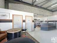 Location Local d'activités 245 m&sup2; — photo 2