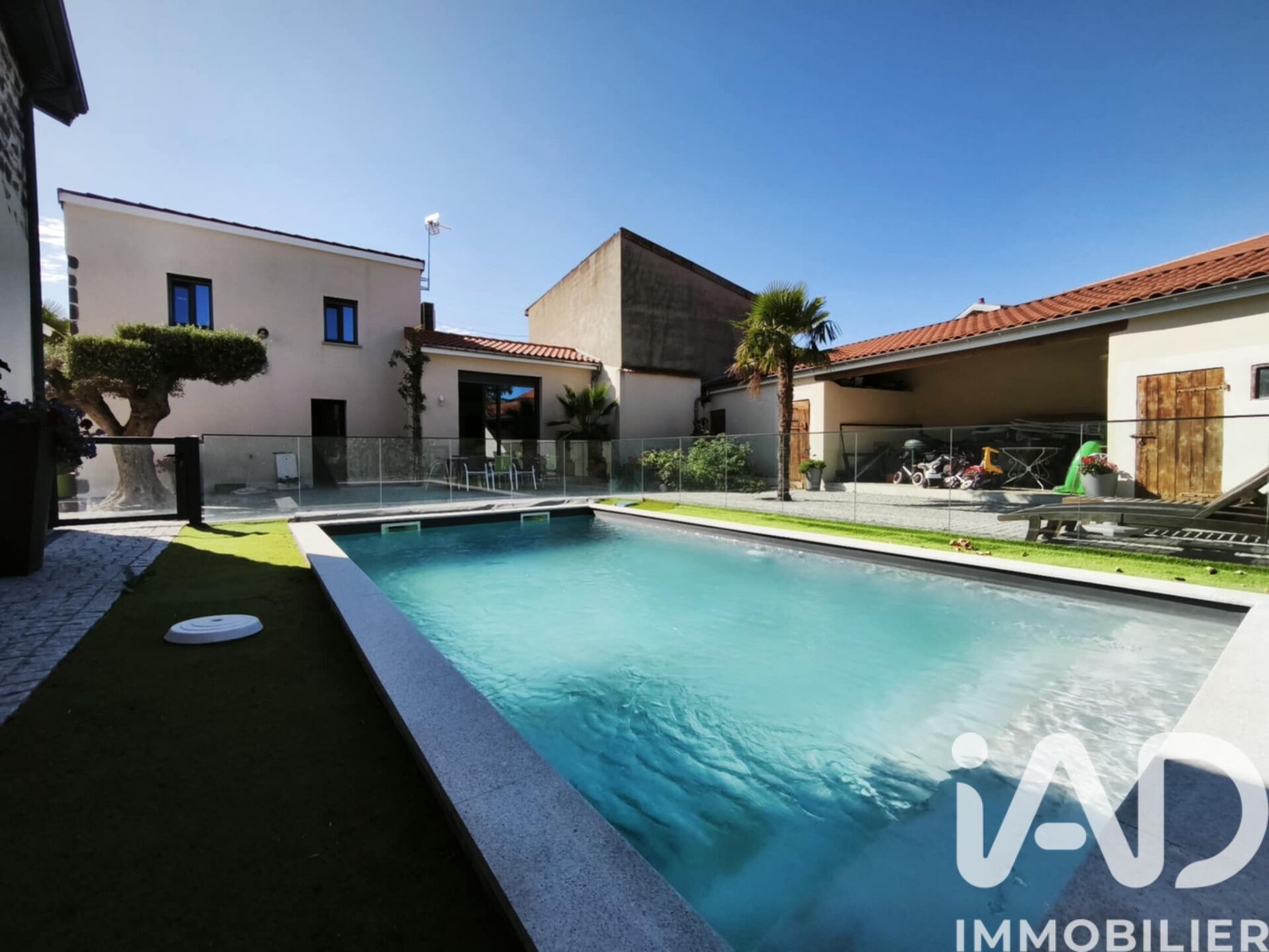 St-Beauzire - 300m² - 10p. - 6ch.