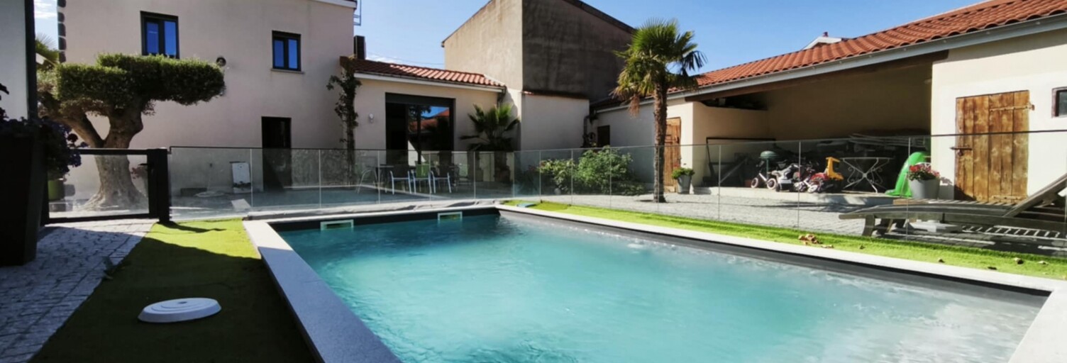 Maison 10 Pièces 300 m² à vendre à Saint-Beauzire (63360)