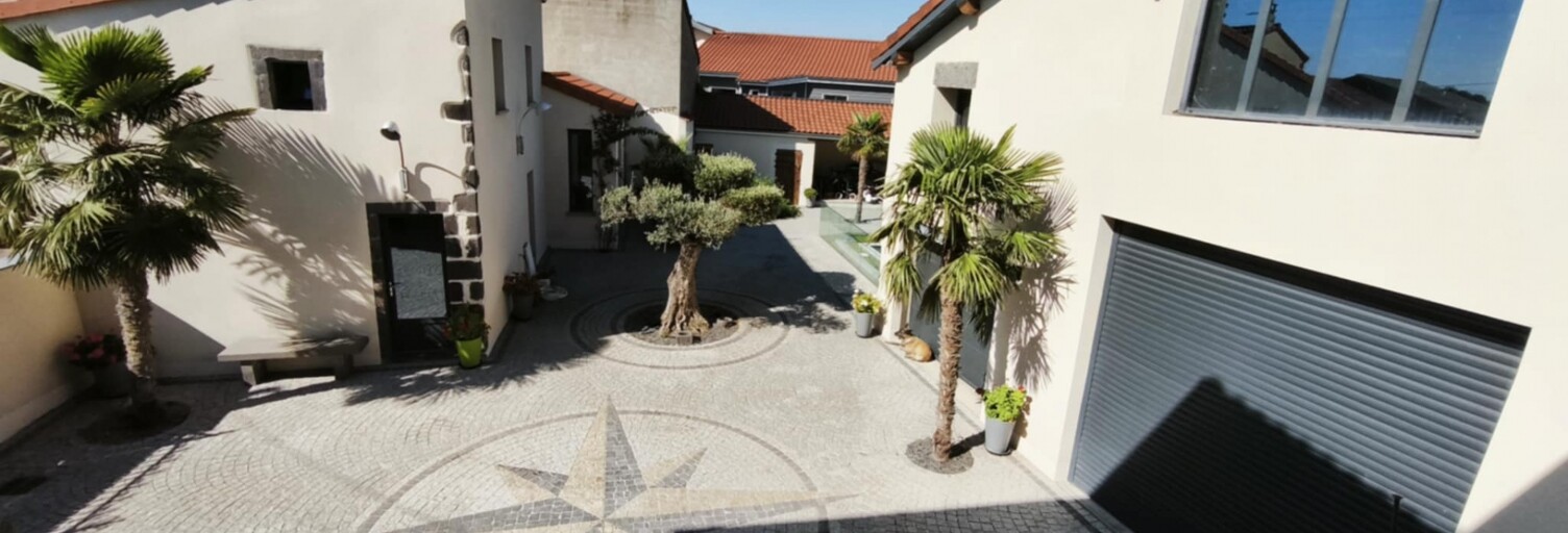 Maison 10 Pièces 300 m² à vendre à Saint-Beauzire (63360)