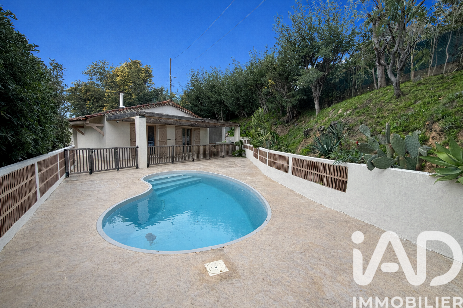 Mandelieu-La-Napoule - 142m² - 5p. - 3ch.