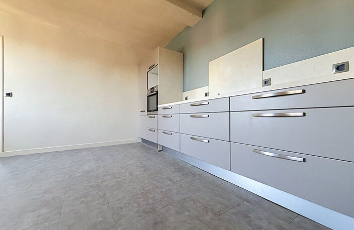 APPARTEMENT ST JEAN DE BOURNAY - T2 de 50 m2 — photo 2