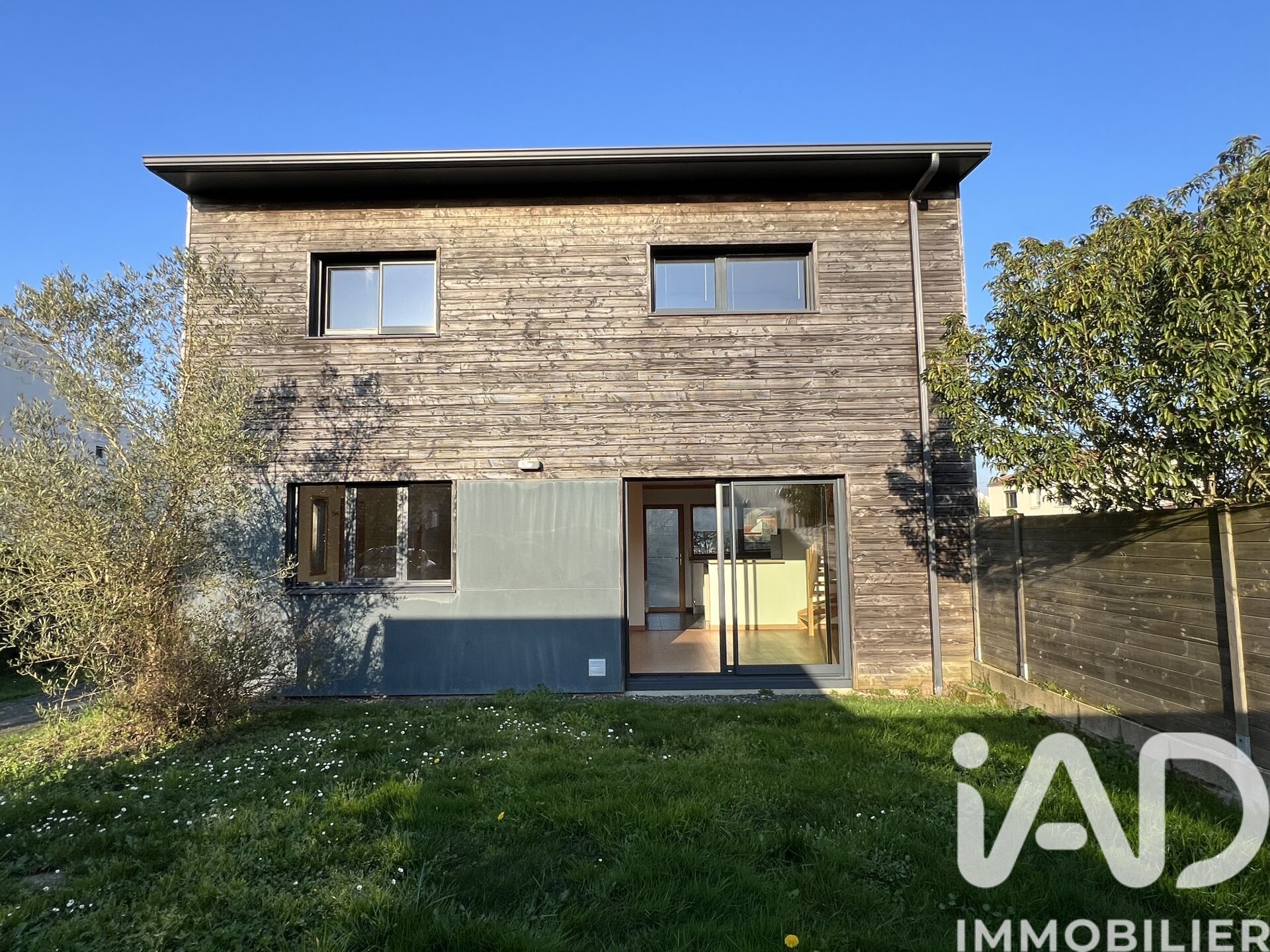 Ste-Pazanne - 103m² - 5p. - 3ch.