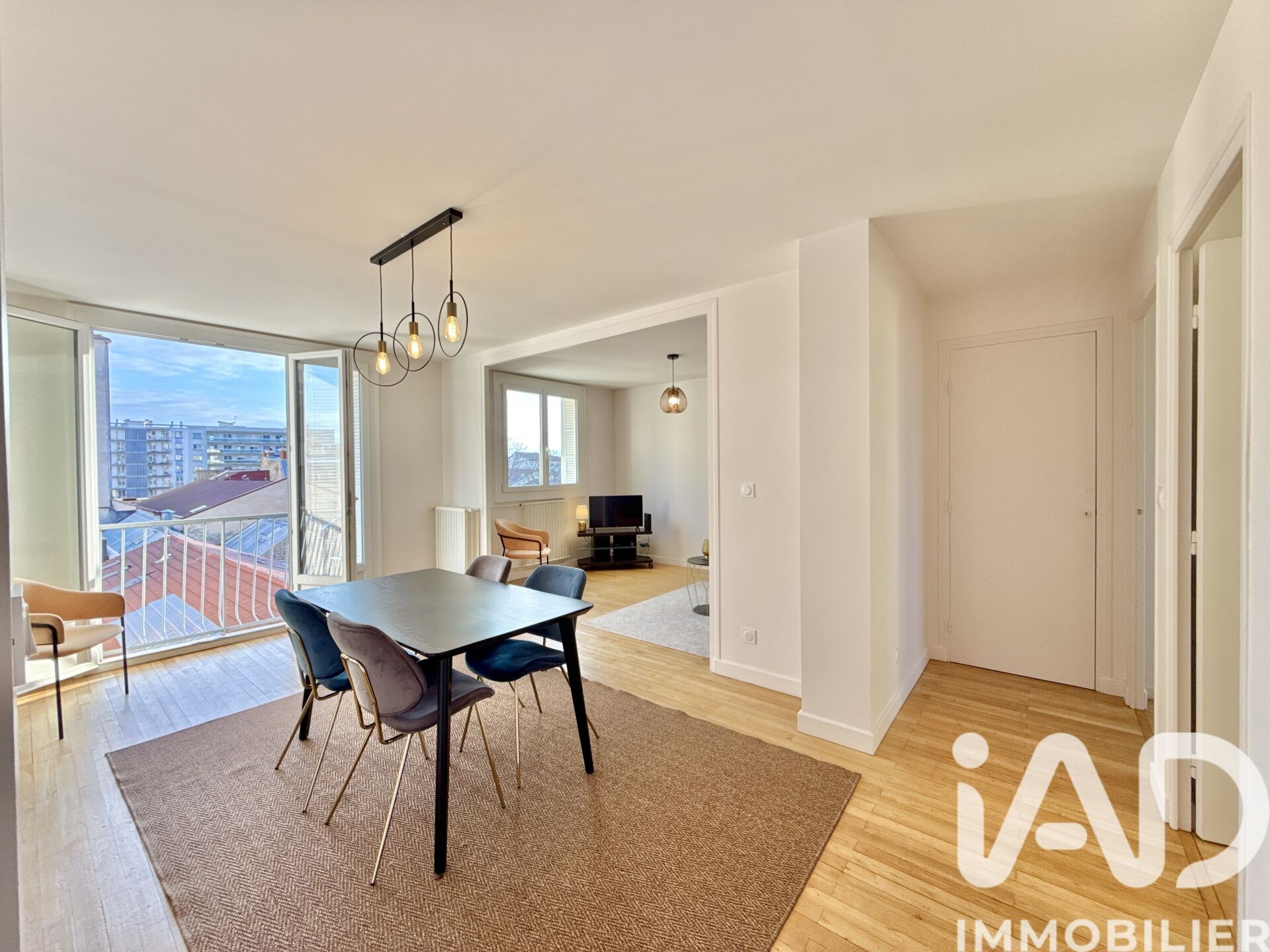 Romans-Sur-Isere - 76m² - 4p. - 2ch.