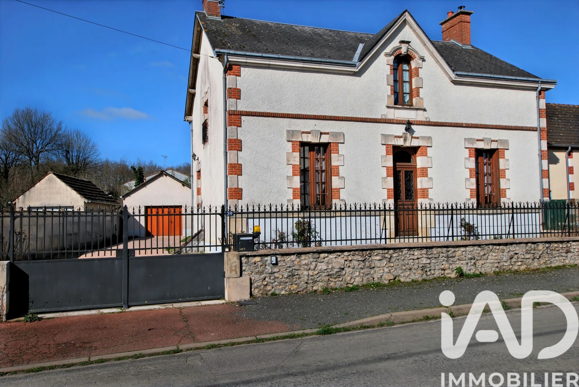 Ouzouer-Sur-Trezee - 123m² - 5p.