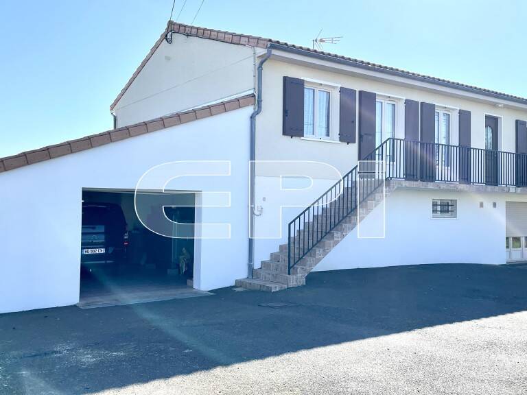 Saint-Varent 3km, Airvault 10Km, Maison sous-sol comprenant au R — photo 1
