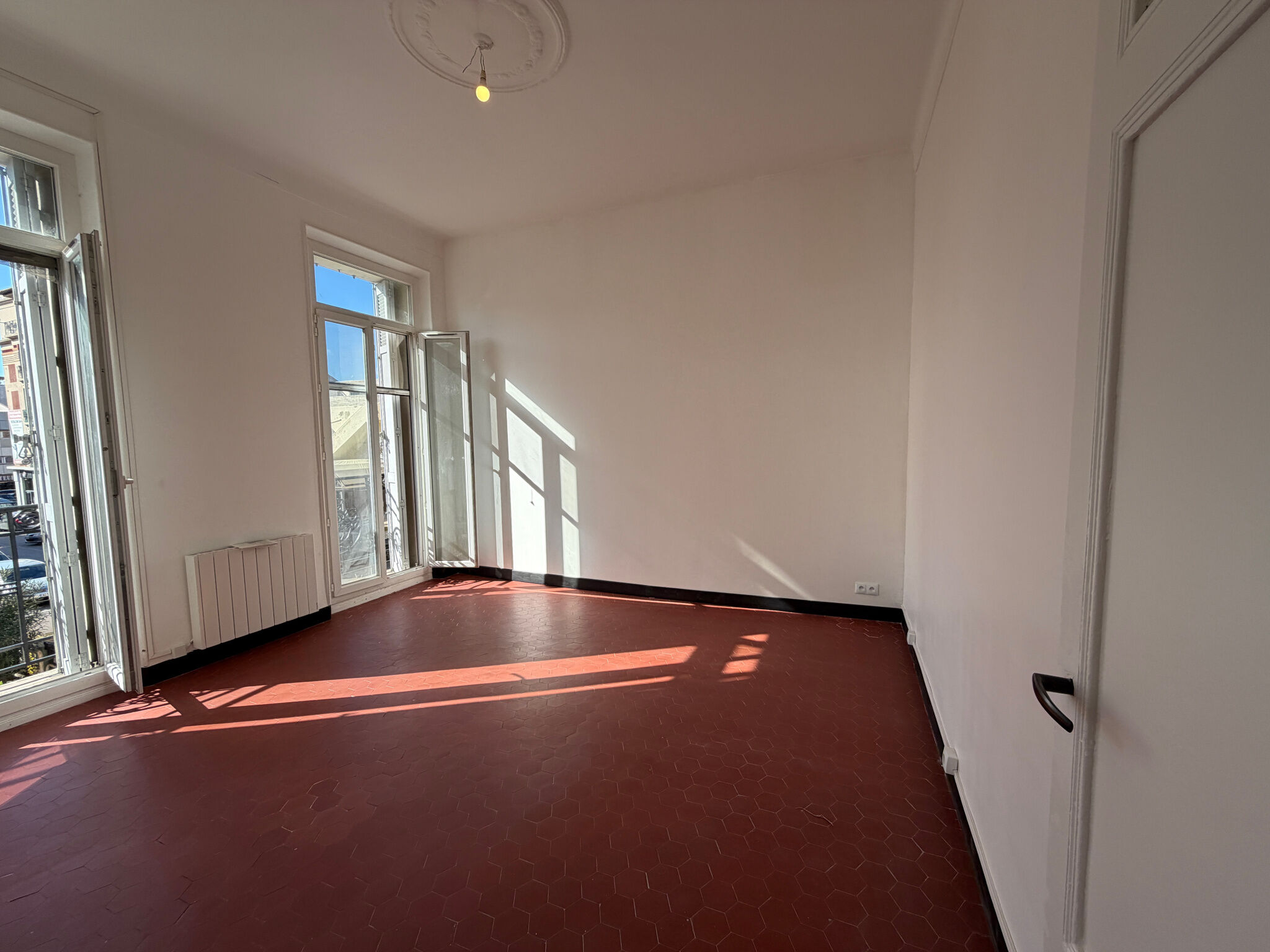 Appartement  T2 à louer Marseille 8eme 13008