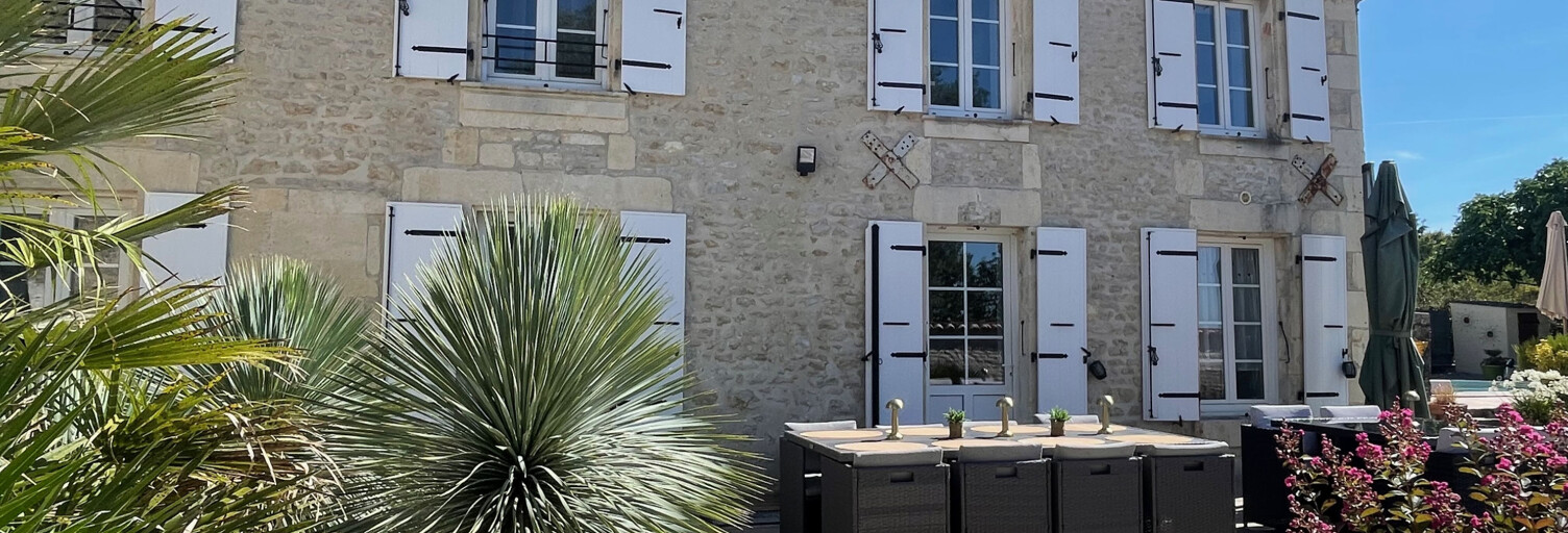 Maison 8 Pièces 214 m² à vendre à Courcelles (17400)