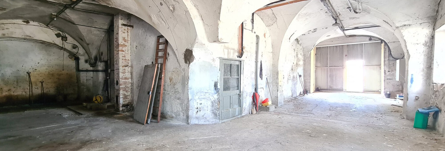 Garage  305 m² à vendre à Montélimar (26200)