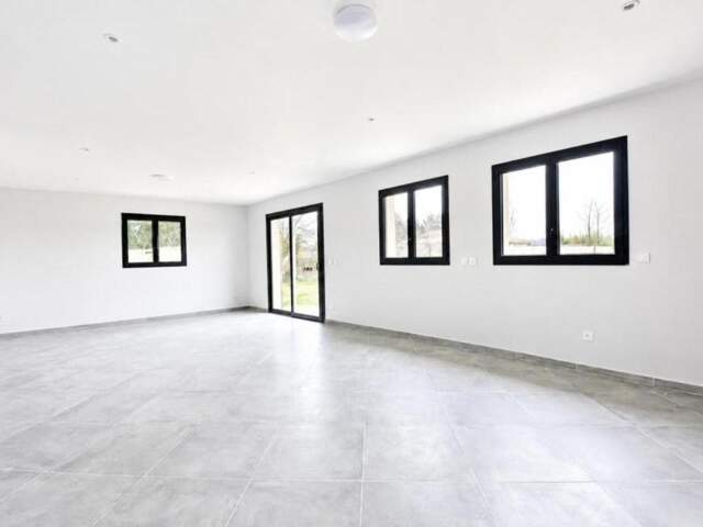 SAINT MEDARD DE GUIZIERES (33) Maison  de 2025 de 112 M² + garage — photo du bien