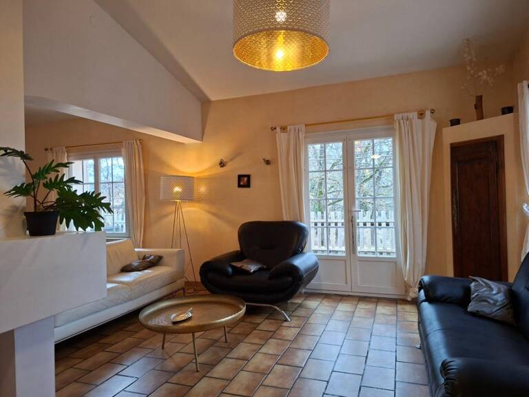 A vendre: Maison familiale 220m² avec dépendance – Aiglun (04) — photo 1