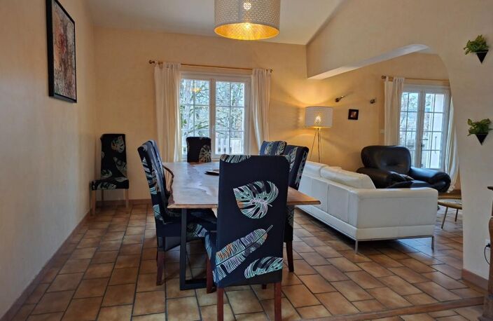 A vendre: Maison familiale 220m² avec dépendance – Aiglun (04) — photo 3