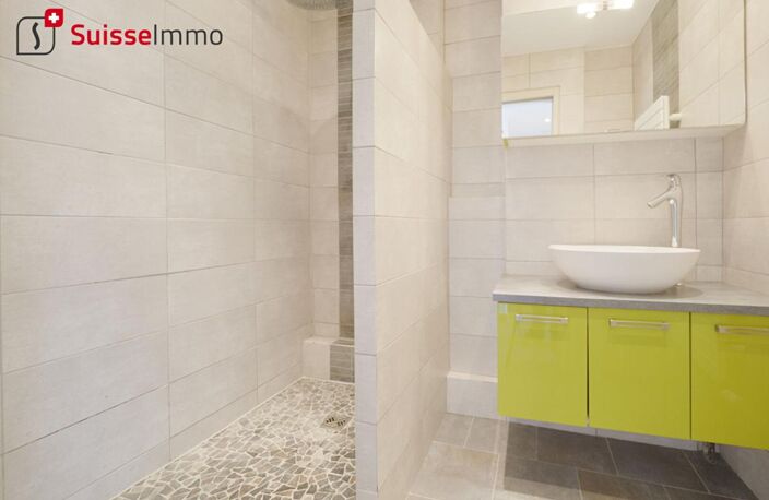 Appartement  4 pièces 70.4 m2 - 2 balcons - Vue Château et pré-la-Rose — photo 3