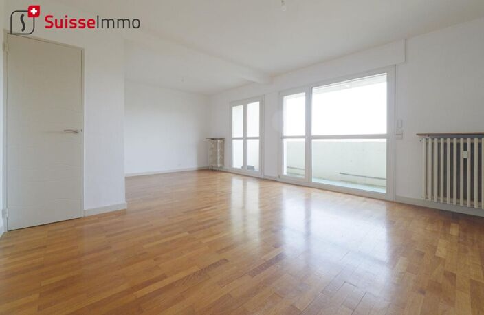 Appartement  4 pièces 70.4 m2 - 2 balcons - Vue Château et pré-la-Rose — photo 5